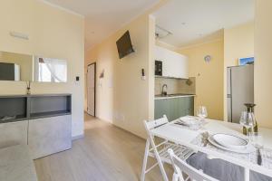 GuestHost - La Casa del Faro - Central Apartment