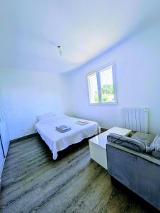 Maison lumineuse et climatisée, à 12mn plage