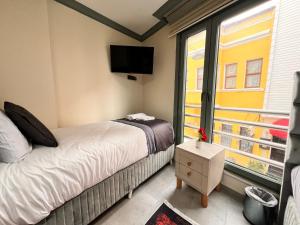 Central Comfort Bright Studio