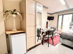 Central Comfort Bright Studio