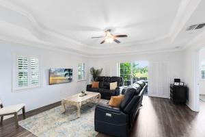 Elegant luxury condo close to Disney and Universal