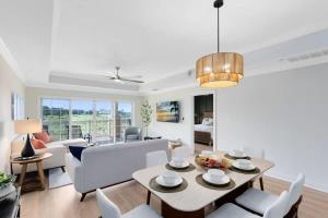 Outstanding condo with sensational views on golf r