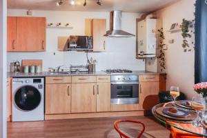 Elizabeth Line Retreat – Modern 2BR Flat in Hayes