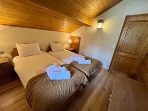 Beautifully Renovated 3 Bedroom Apartment - Arc 1950