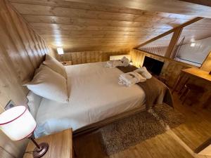 Beautifully Renovated 3 Bedroom Apartment - Arc 1950