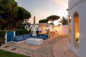 Elegant villa with private pool in Quarteira