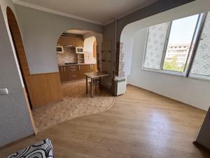 Квартира студія біля міського Озера