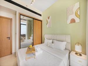 Livin Holidays - 2 BR - Amazing View and Pool