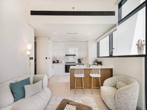 Livin Holidays - 2 BR - Amazing View and Pool