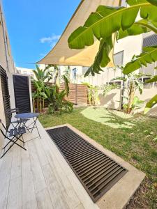 Elegant and modern villa with private garden S25V04