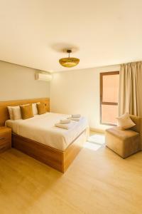 3-Bd Duplex with Pool and Gym near Carré Eden