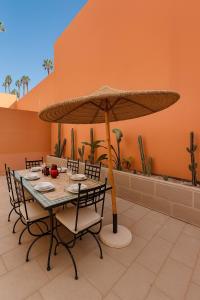 3-Bd Duplex with Pool and Gym near Carré Eden
