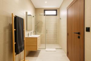 3-Bd Duplex with Pool and Gym near Carré Eden