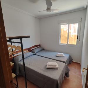 Amplio Apartamento Golf Marina con piscina