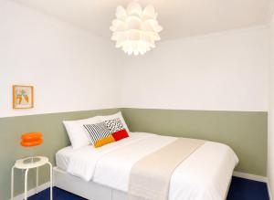 Shinchon Ground Floor, Entire Private 3BR House