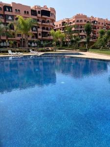 Appartement haut standing, piscine, jardin, wifi fibre, parking souterrain et ascenseur