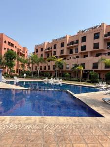 Appartement haut standing, piscine, jardin, wifi fibre, parking souterrain et ascenseur