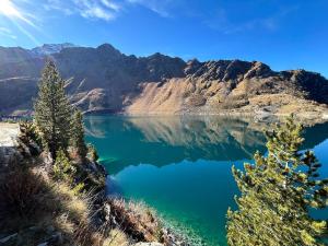 Attique Prameiraz , vue sur les Alpes