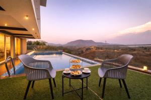 EKOSTAY Gold - Caprica Villa