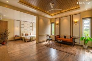 EKOSTAY Gold - Caprica Villa