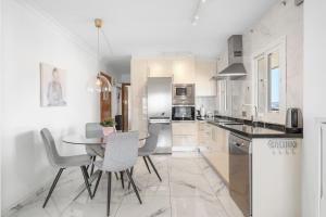 Beachfront Stella Maris by Costarentals - Ref 36
