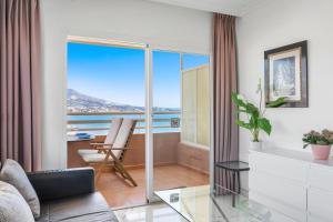Beachfront Stella Maris by Costarentals - Ref 36