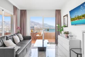 Beachfront Stella Maris by Costarentals - Ref 36
