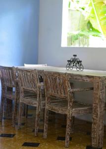 Colonial Apartment in San Diego 5 Bedrooms Seven Hostel