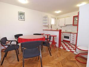 Apartment Damir 864