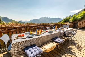 Slow Chalet Archange Breathtaking Alpine Views Authentic 4min from slopes