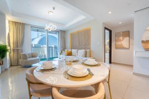 Vacationer Holiday Homes I Modern 1 Bed l Burj Khalifa Views l Close to Dubai Mall