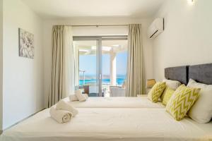 Villas Acros & Thalassia, Sea View Villas with Private Pool & BBQ near Elounda