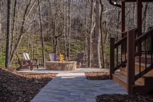 Thyme Out Hot Tub 7 Minutes to Blue Ridge