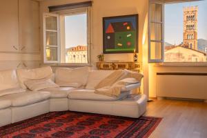 Le Torri Penthouse - Skyline Views in Lucca Walls