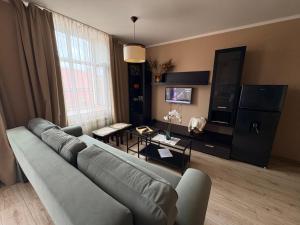 Fresh & Cozy Apartment -Free Parking-15 min to Old Town