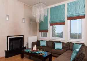 Villa Anna with Private Pool, Play area & BBQ, 5km from the Beach