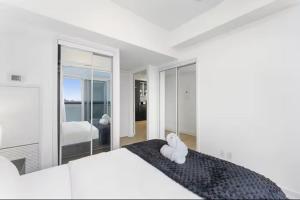 Spacious Downtown 3BR Walk to Station