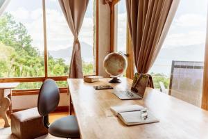 Cabin with Panoramic View of Lago Atitlán and Temazcal