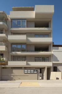 Leste Urban Living, a Stylish Suite for 2, centraly located, with private parking!