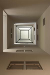 Leste Urban Living, a Stylish Suite for 2, centraly located, with private parking!