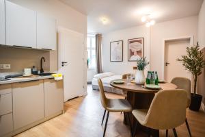 Apartament z Balkonem Kamienica przy R Łazarskim