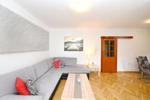 Una apartment & parking