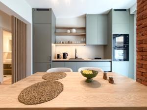 Luxury Downtown Apartment F2