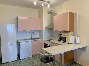 Prostor Apartment - Pool & Beach 50m Away