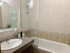 Prostor Apartment - Pool & Beach 50m Away