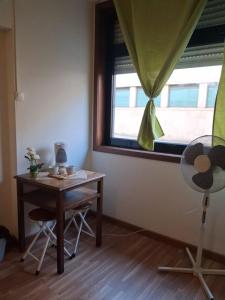 Bedroom in downtown Porto Q1 Nr449