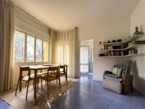 Great flat with two terraces and parking