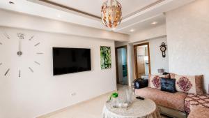 Premium Apartment with Pool View & Private Garden