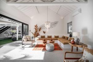 Villa Brandy 4BR With Rice Field View in Canggu