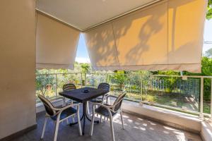 Sandy Beach Apartment 2BR with Patio by PikHost